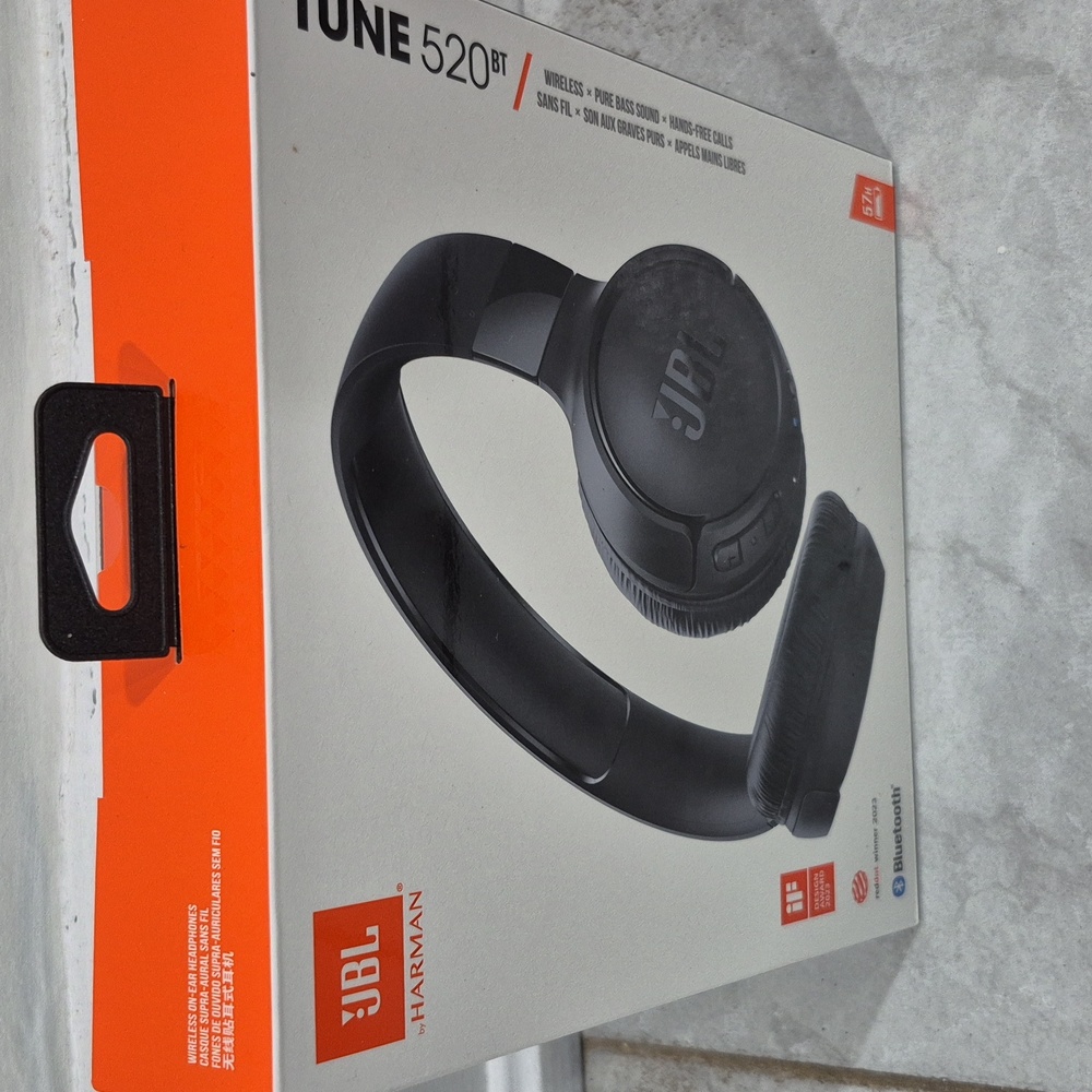 JBL Tune 520BT Black Wireless Headphones